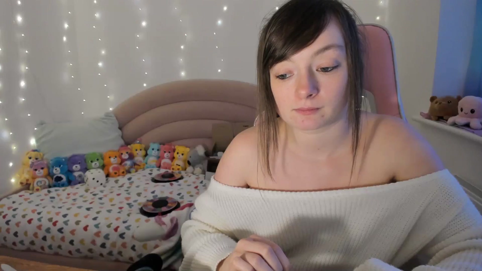 Gallery image thumbnail from JessieBear_'s myfreecams stream on, 03/05/2024, 18:09 image 17 of 20