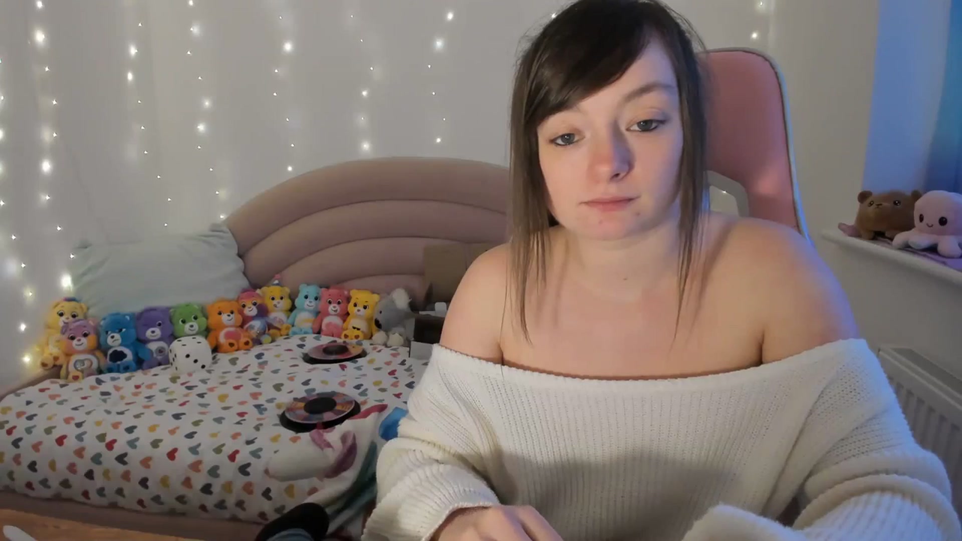 Gallery image thumbnail from JessieBear_'s myfreecams stream on, 03/05/2024, 18:09 image 14 of 20