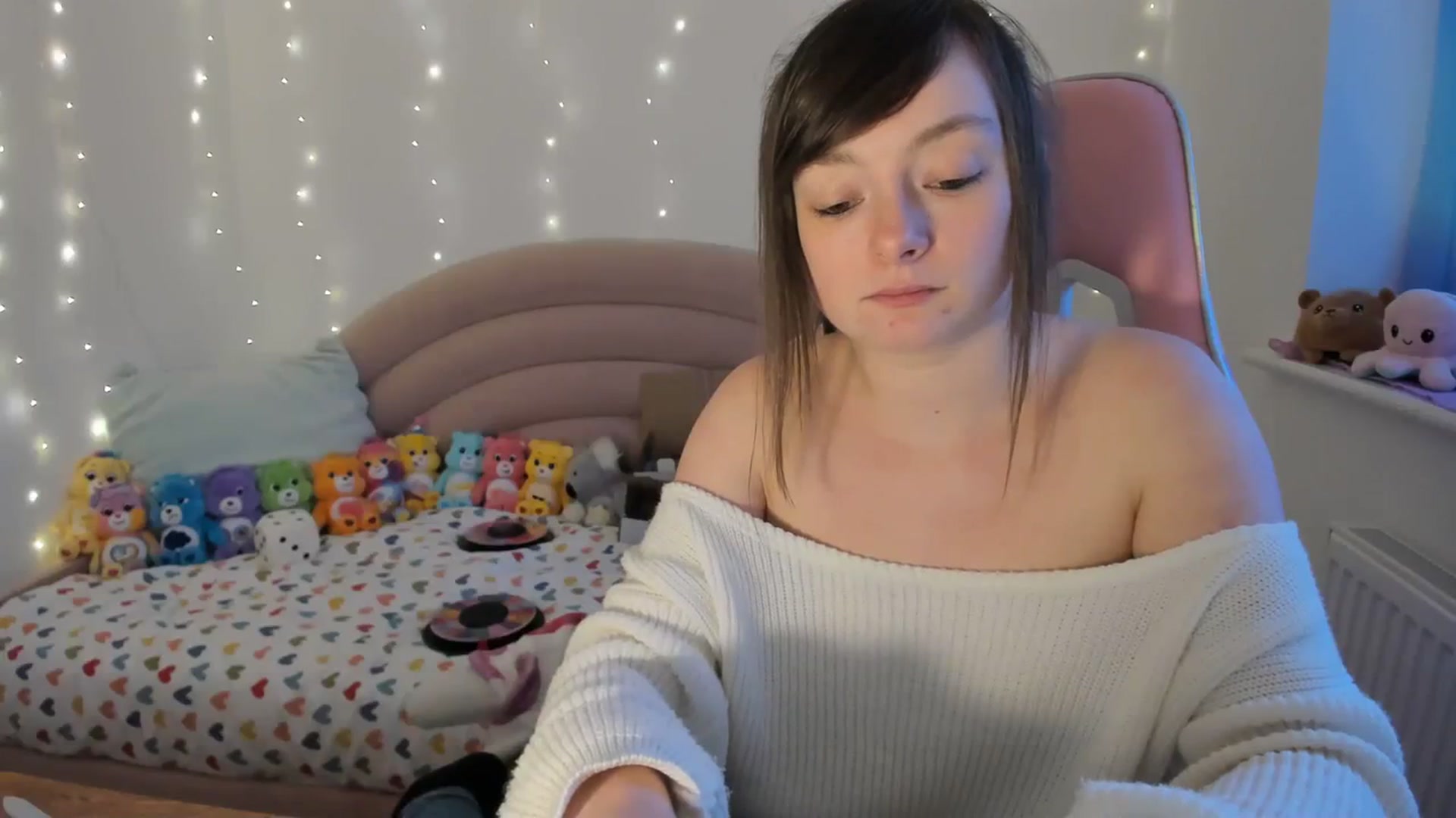 Gallery image thumbnail from JessieBear_'s myfreecams stream on, 03/05/2024, 18:09 image 9 of 20