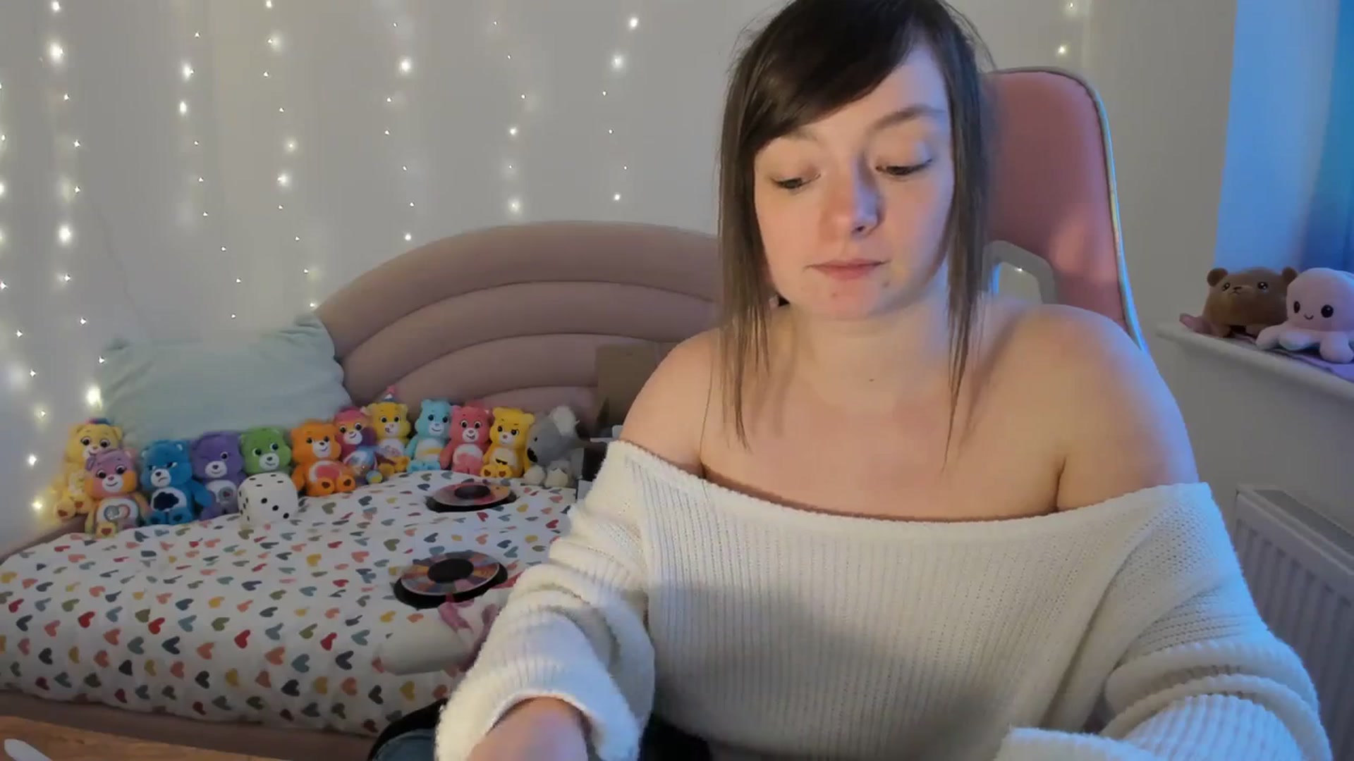 Gallery image thumbnail from JessieBear_'s myfreecams stream on, 03/05/2024, 18:09 image 6 of 20