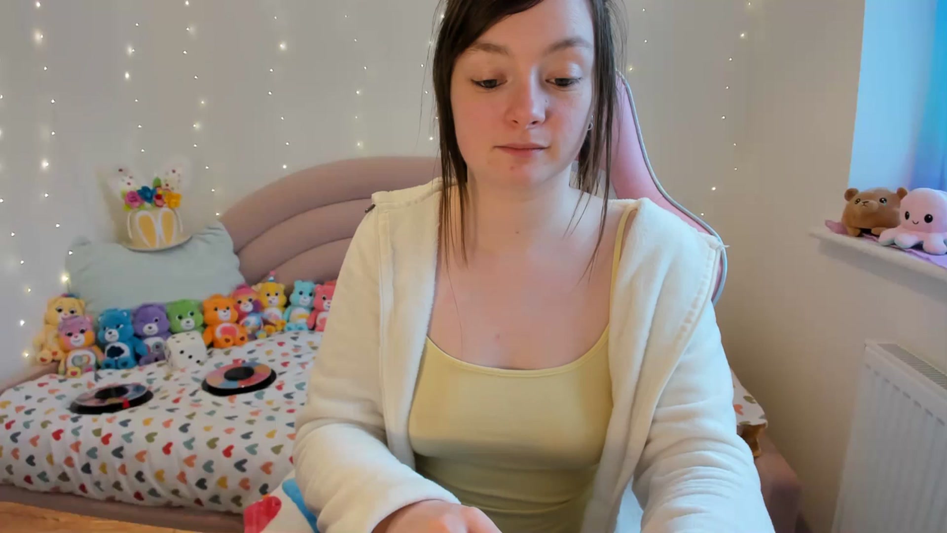 Gallery image thumbnail from JessieBear_'s myfreecams stream on, 03/07/2024, 17:27 image 10 of 20