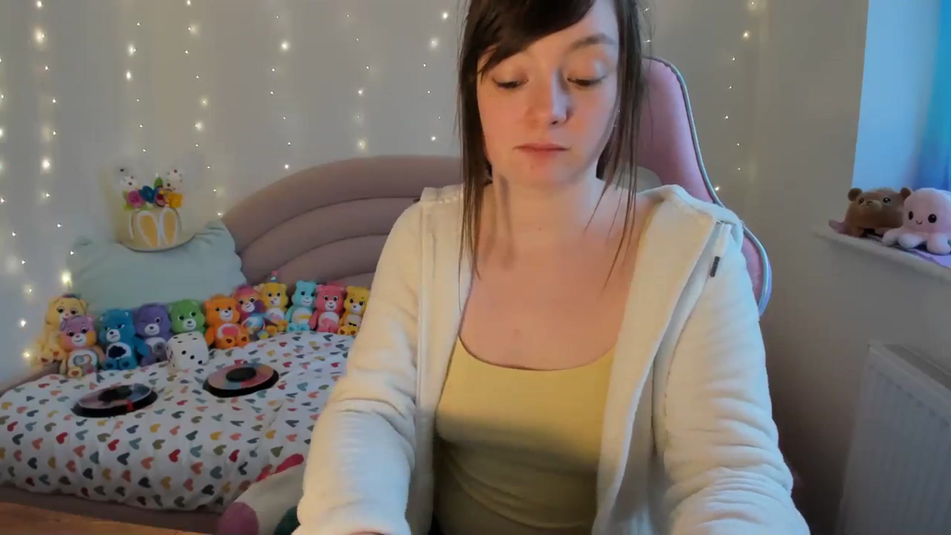 Gallery image thumbnail from JessieBear_'s myfreecams stream on, 03/07/2024, 17:27 image 17 of 20