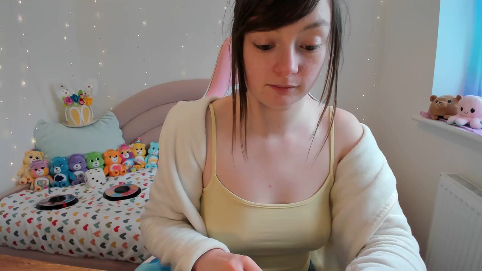 Gallery image thumbnail from JessieBear_'s myfreecams stream on, 03/07/2024, 17:27 image 4 of 20