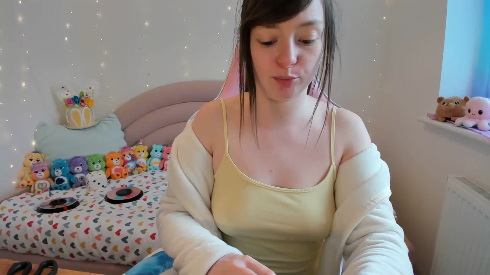 Gallery image thumbnail from JessieBear_'s myfreecams stream on, 03/07/2024, 17:27 image 2 of 20