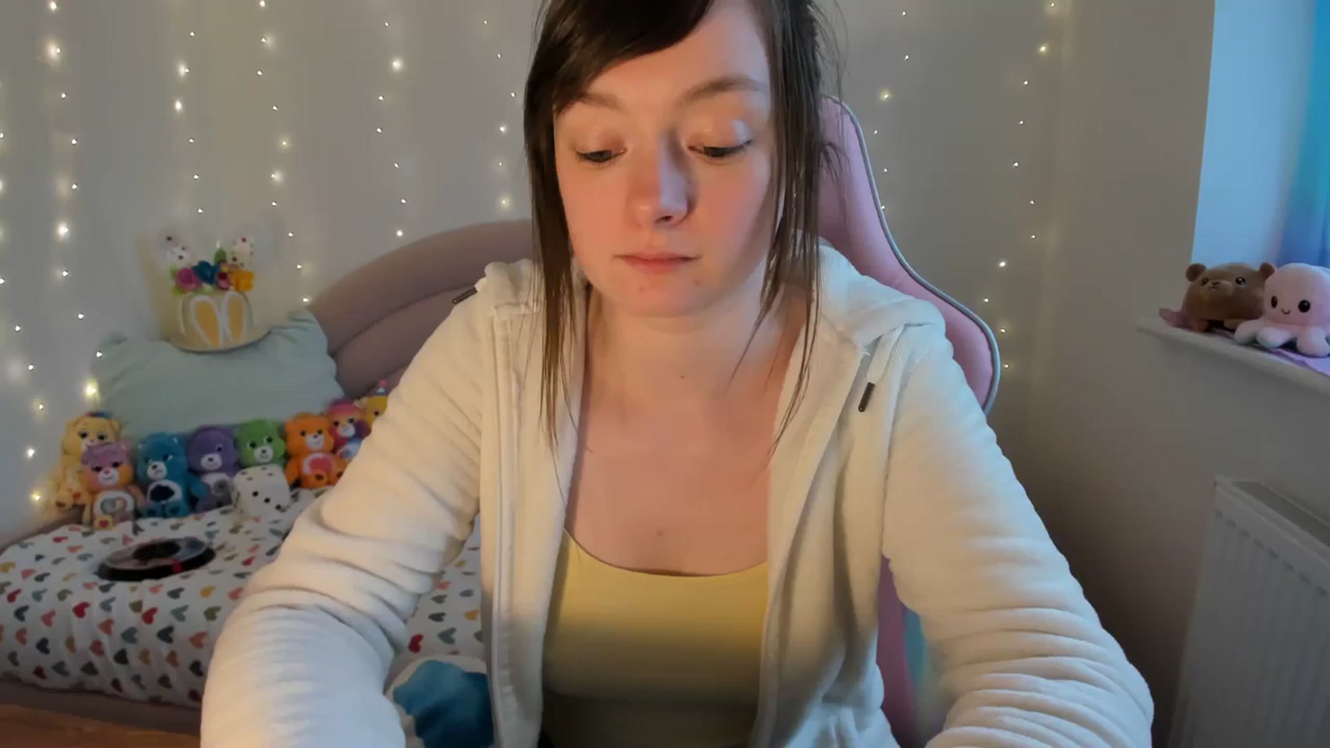Gallery image thumbnail from JessieBear_'s myfreecams stream on, 03/07/2024, 17:27 image 13 of 20