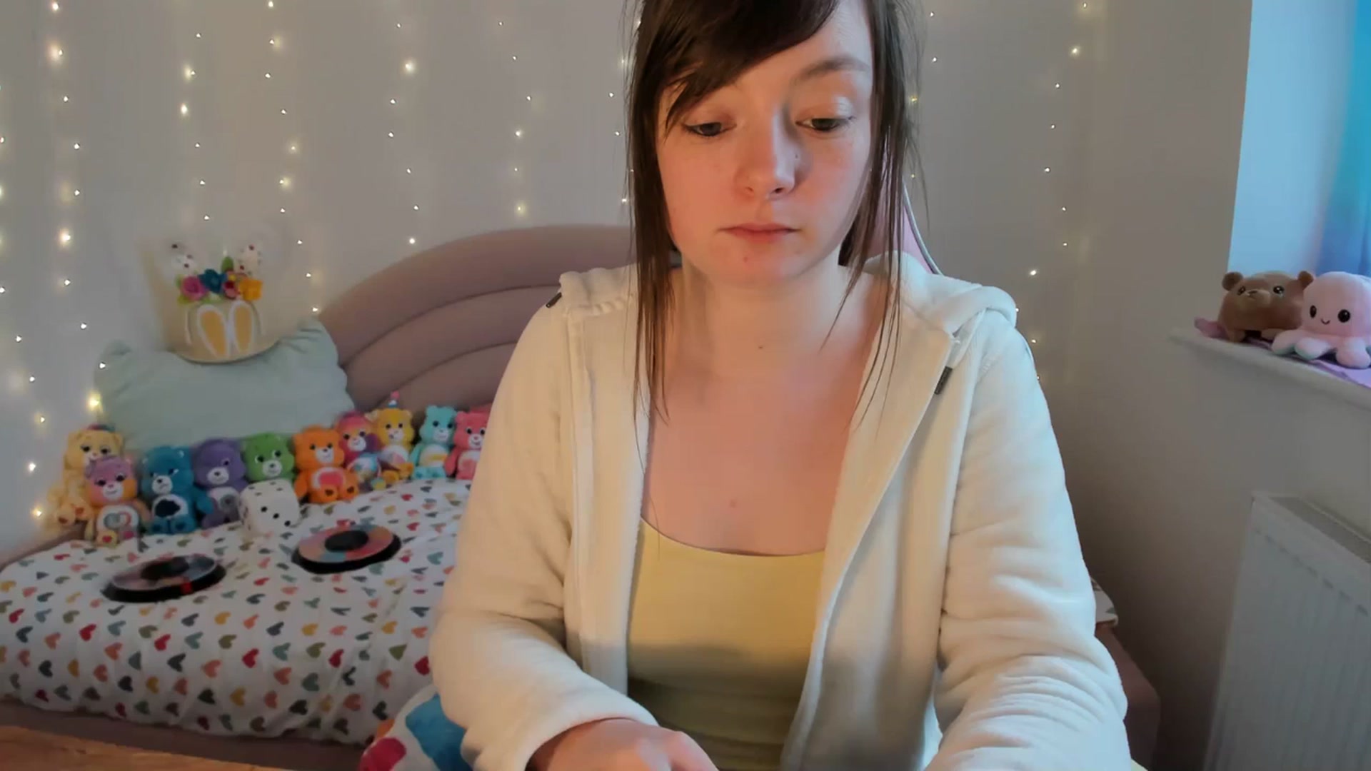 Gallery image thumbnail from JessieBear_'s myfreecams stream on, 03/07/2024, 17:27 image 15 of 20