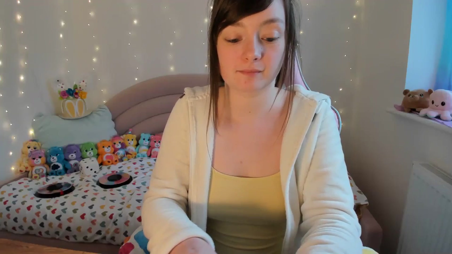 Gallery image thumbnail from JessieBear_'s myfreecams stream on, 03/07/2024, 17:27 image 16 of 20