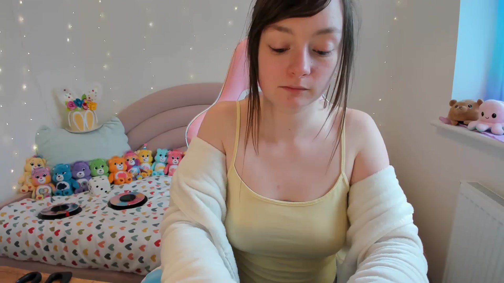 Gallery image thumbnail from JessieBear_'s myfreecams stream on, 03/07/2024, 17:27 image 8 of 20