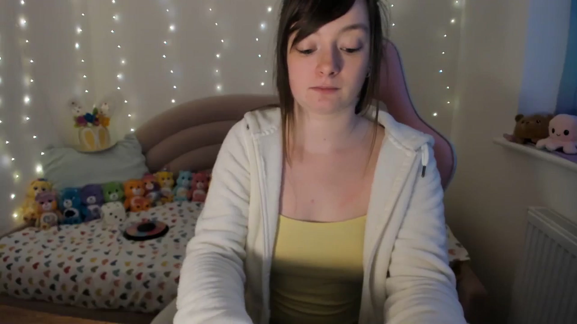 Gallery image thumbnail from JessieBear_'s myfreecams stream on, 03/07/2024, 18:29 image 9 of 20