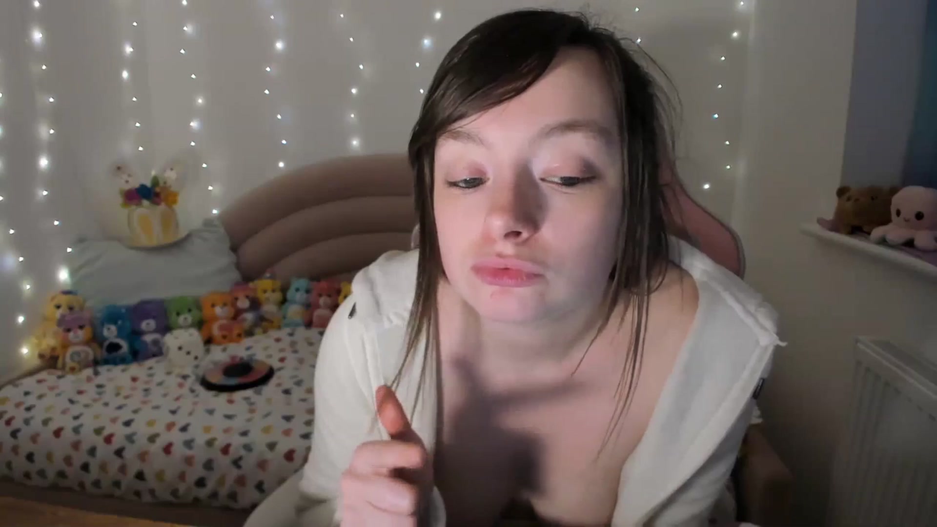 Gallery image thumbnail from JessieBear_'s myfreecams stream on, 03/07/2024, 18:29 image 17 of 20
