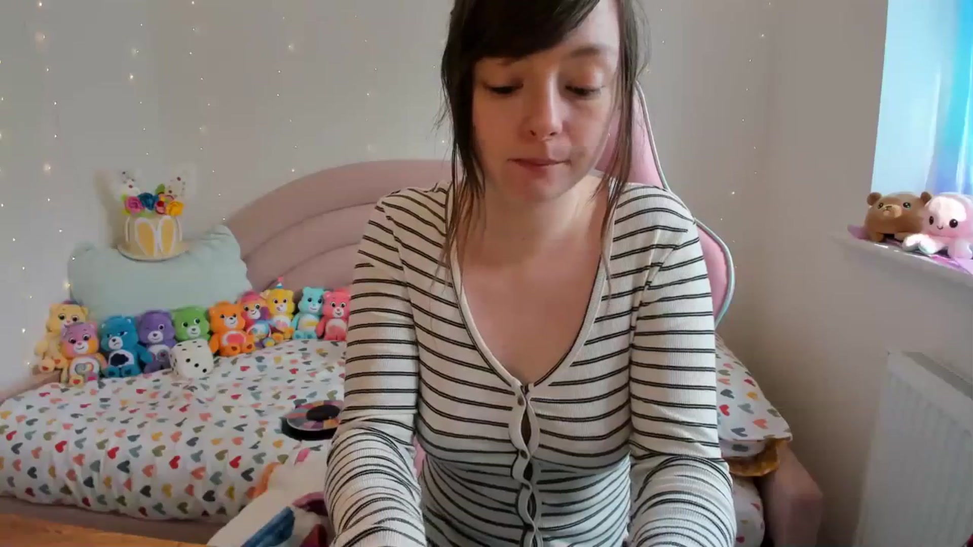 Gallery image thumbnail from JessieBear_'s myfreecams stream on, 03/08/2024, 12:35 image 19 of 20