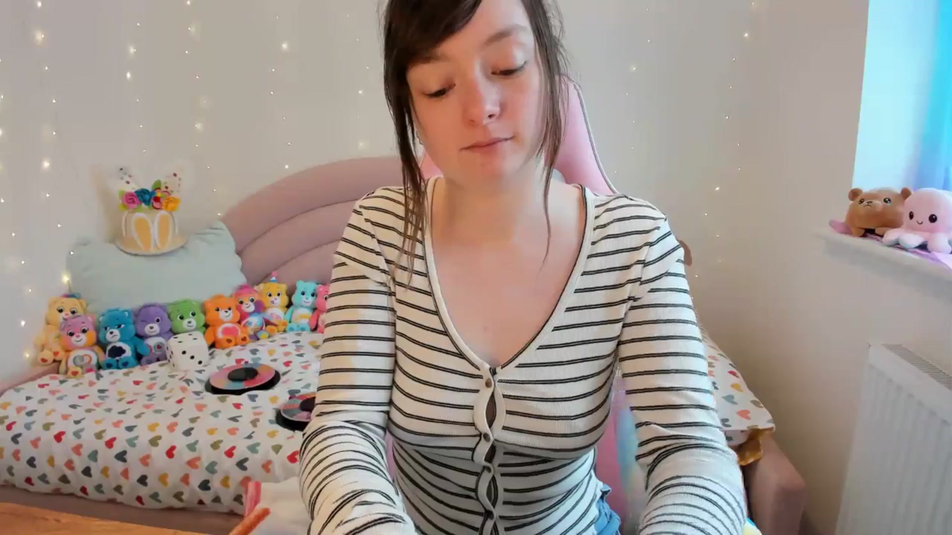 Gallery image thumbnail from JessieBear_'s myfreecams stream on, 03/08/2024, 12:35 image 14 of 20