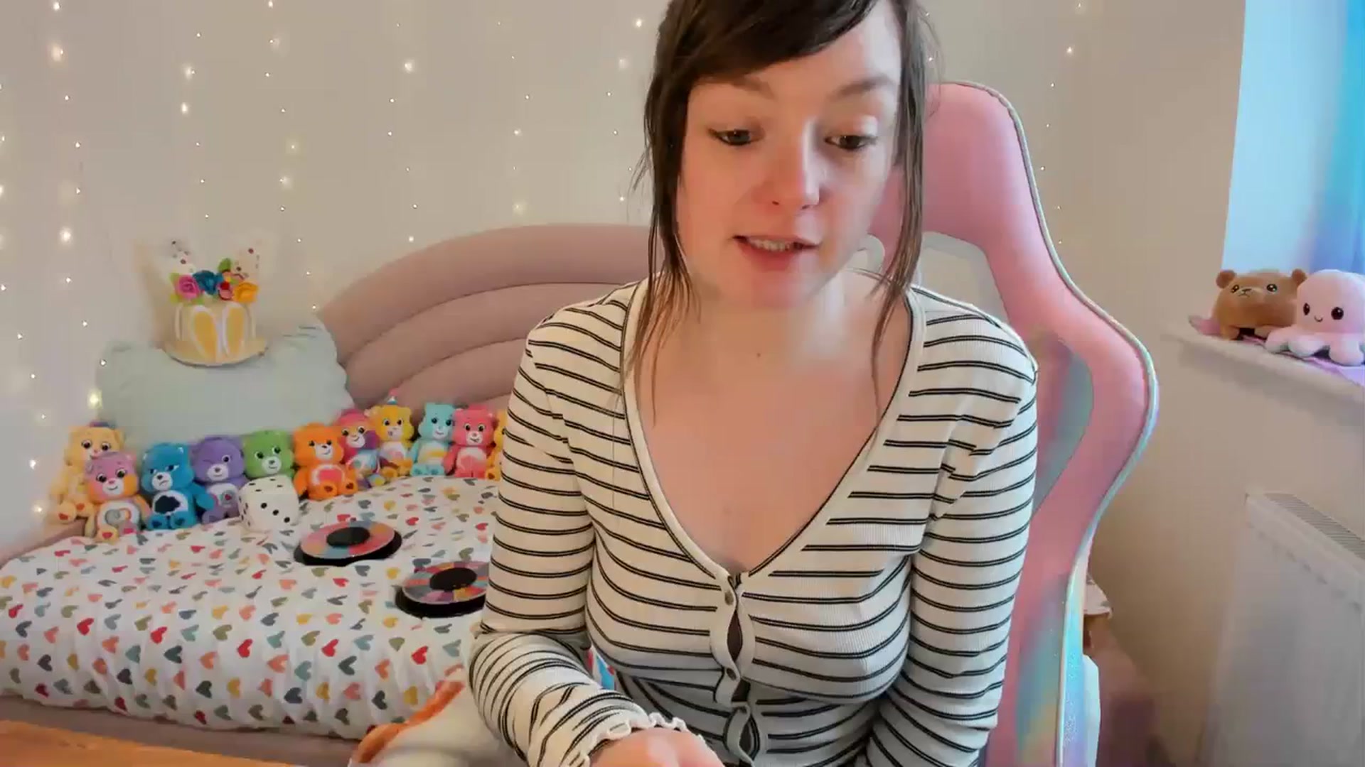 Gallery image thumbnail from JessieBear_'s myfreecams stream on, 03/08/2024, 12:35 image 11 of 20