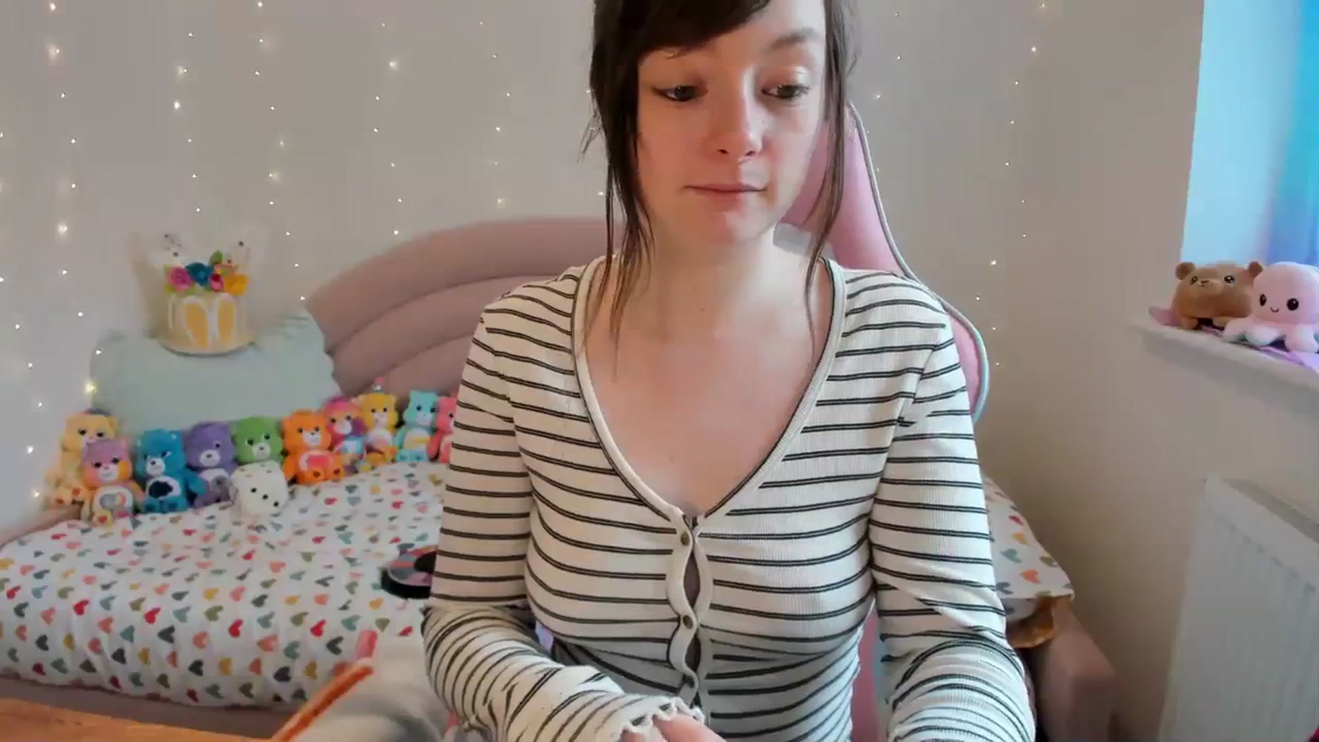 Gallery image thumbnail from JessieBear_'s myfreecams stream on, 03/08/2024, 12:35 image 15 of 20
