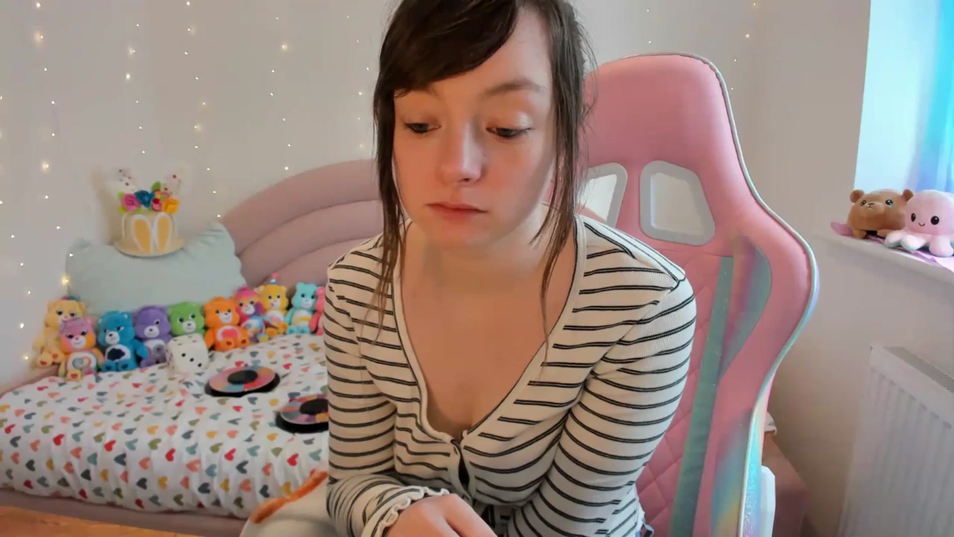Gallery image thumbnail from JessieBear_'s myfreecams stream on, 03/08/2024, 12:35 image 13 of 20