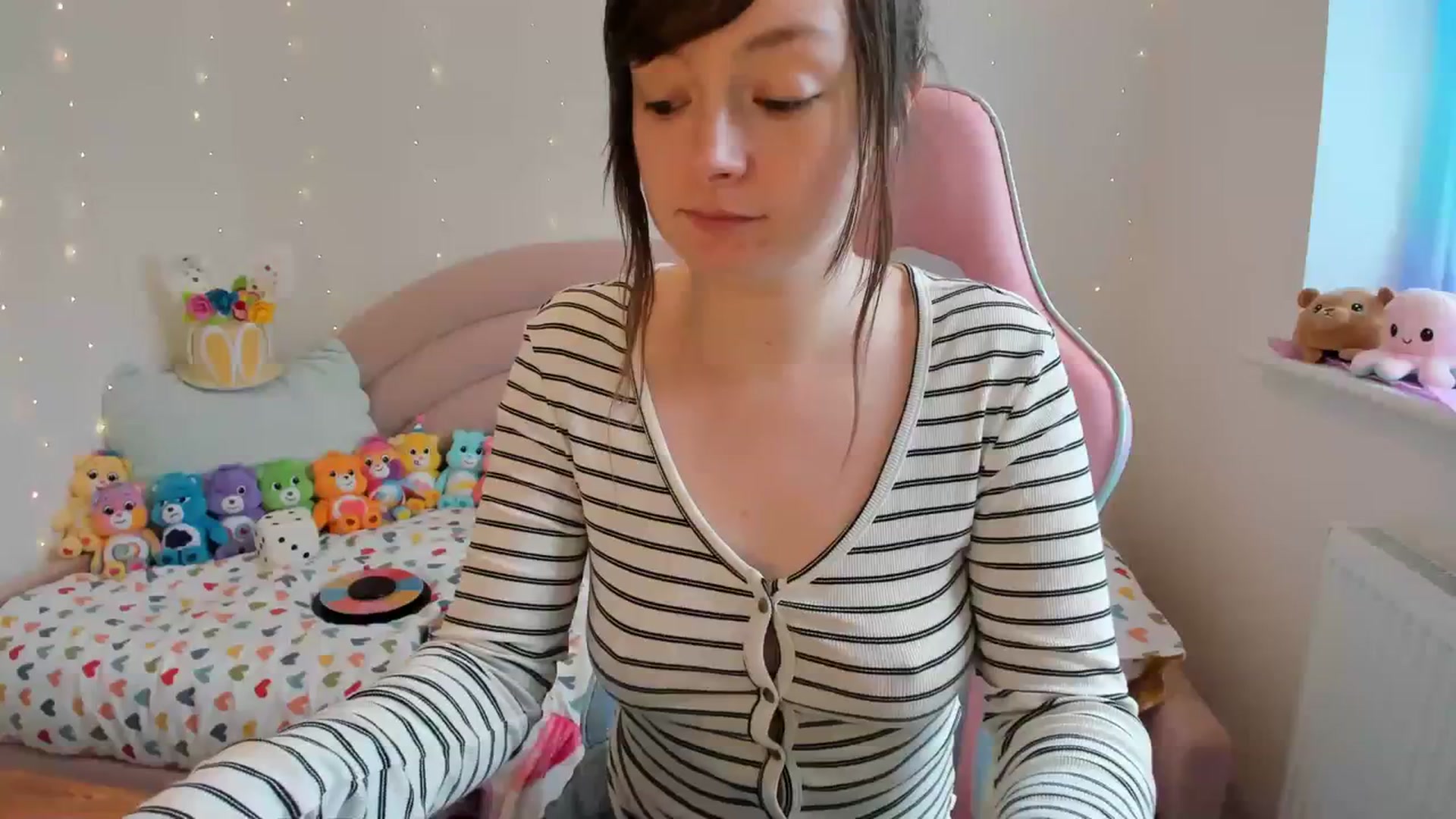 Gallery image thumbnail from JessieBear_'s myfreecams stream on, 03/08/2024, 13:53 image 3 of 20