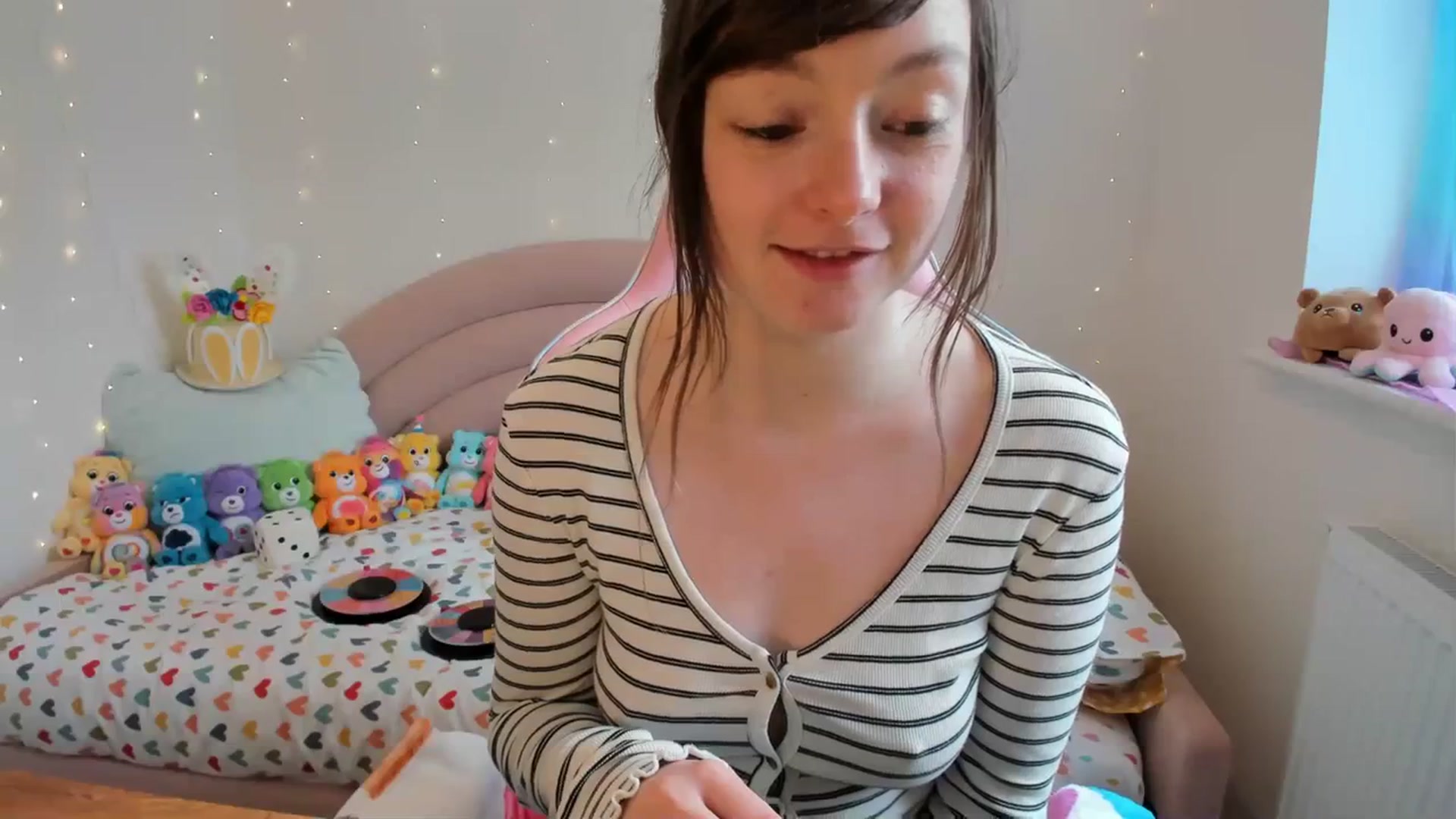 Gallery image thumbnail from JessieBear_'s myfreecams stream on, 03/08/2024, 13:53 image 16 of 20