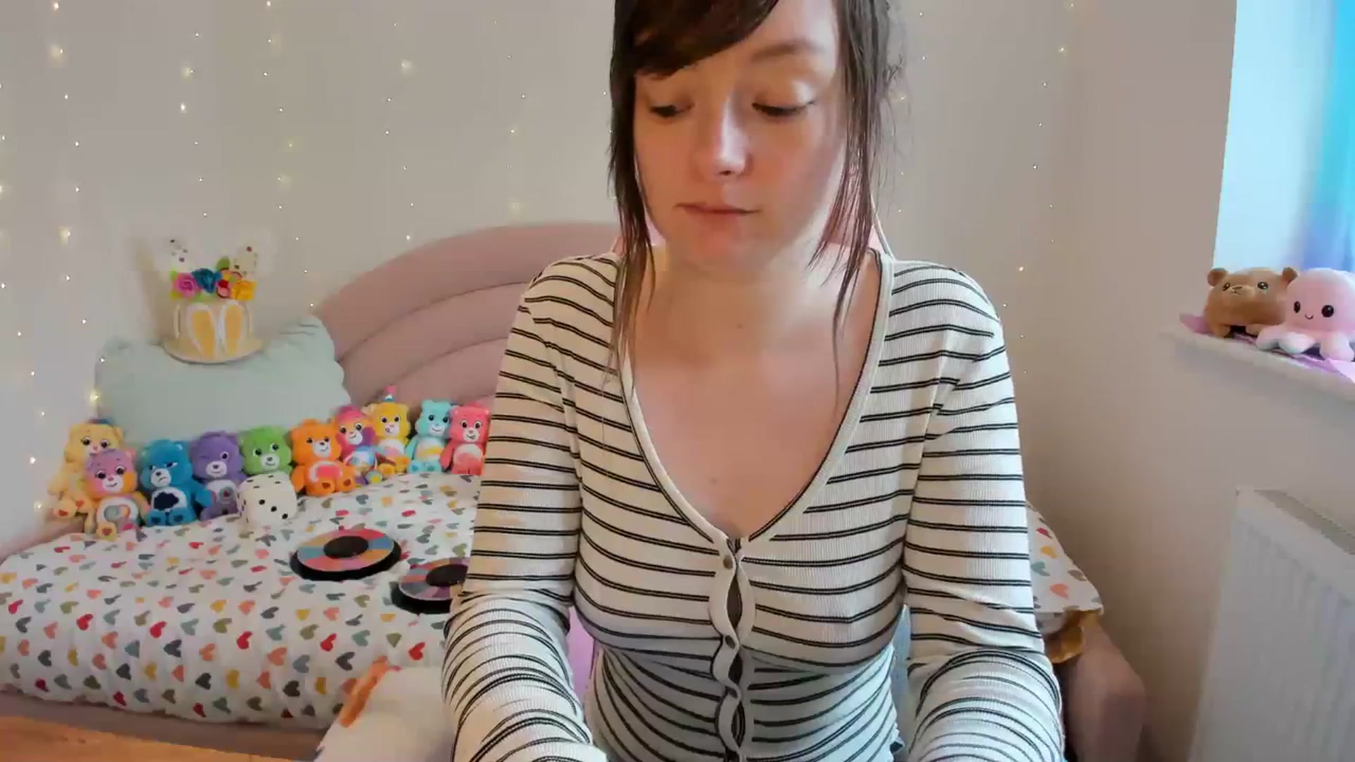 Gallery image thumbnail from JessieBear_'s myfreecams stream on, 03/08/2024, 13:53 image 4 of 20