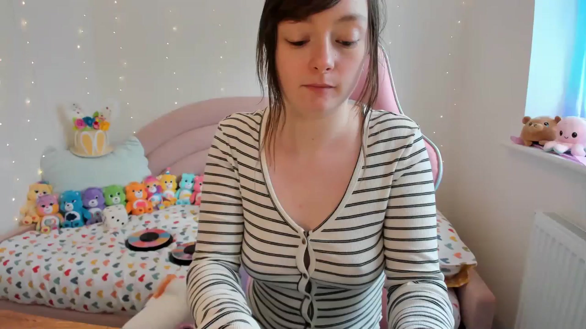 Gallery image thumbnail from JessieBear_'s myfreecams stream on, 03/08/2024, 13:53 image 1 of 20