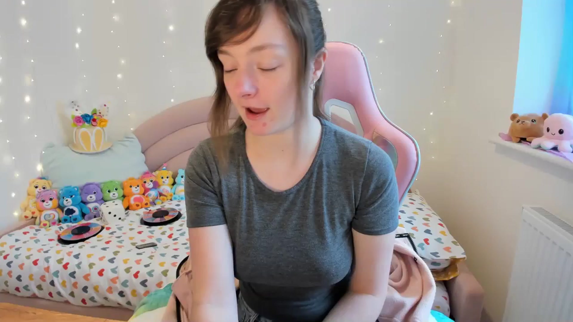 Gallery image thumbnail from JessieBear_'s myfreecams stream on, 03/11/2024, 14:13 image 2 of 20