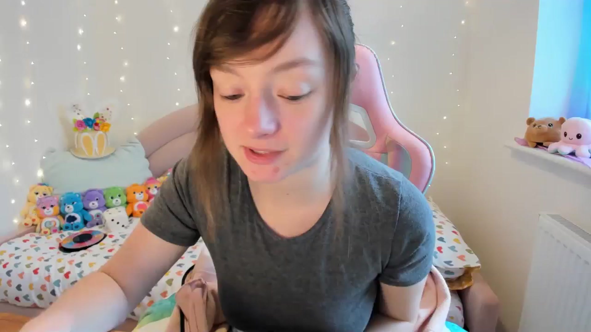 Gallery image thumbnail from JessieBear_'s myfreecams stream on, 03/11/2024, 14:13 image 4 of 20