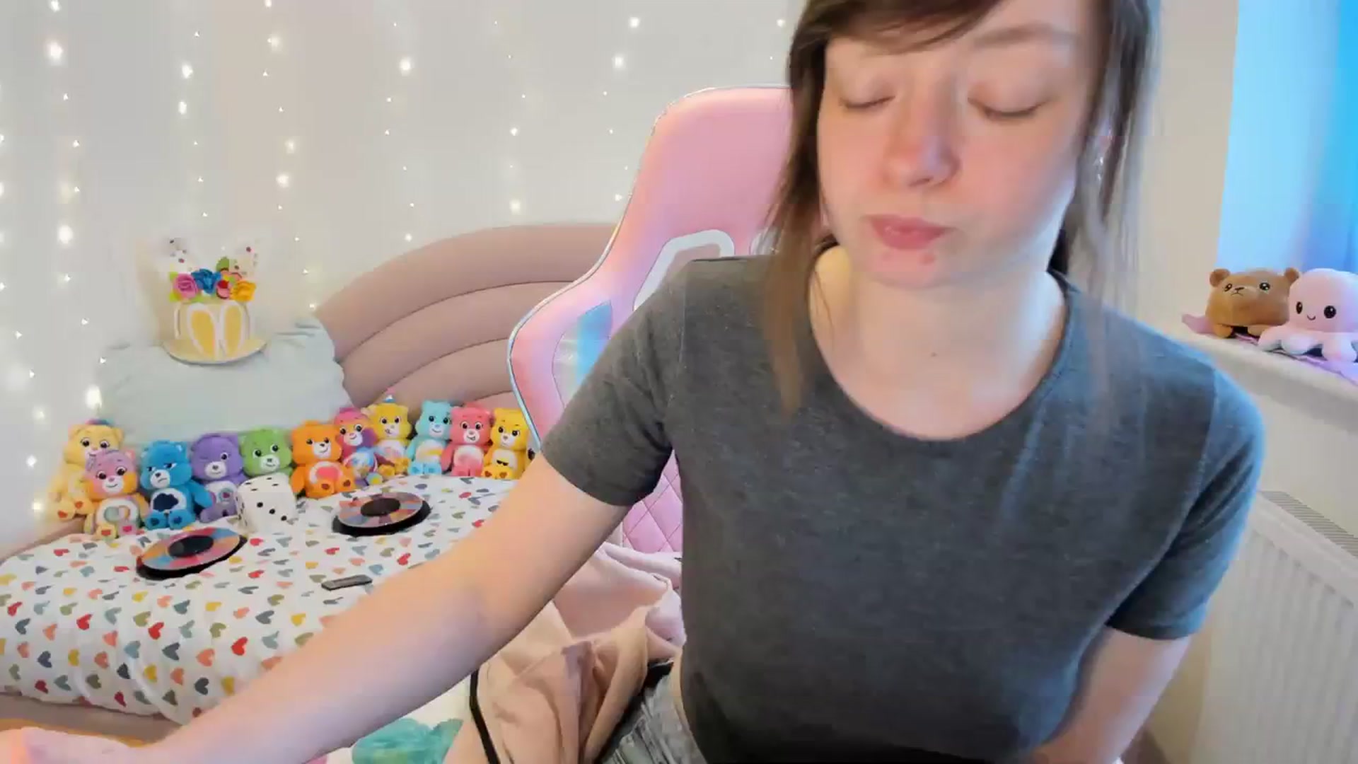 Gallery image thumbnail from JessieBear_'s myfreecams stream on, 03/11/2024, 15:22 image 17 of 20