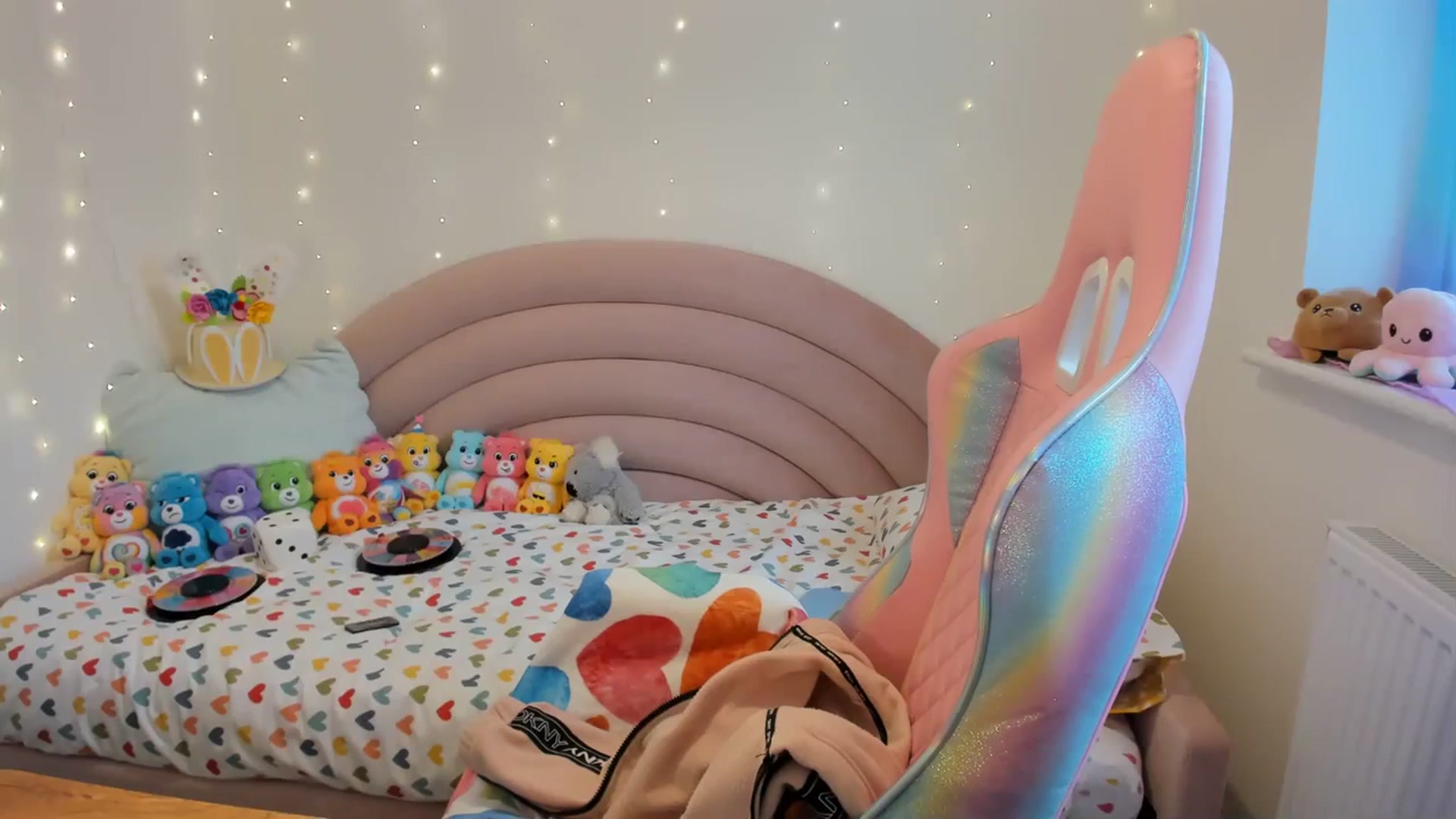 Gallery image thumbnail from JessieBear_'s myfreecams stream on, 03/11/2024, 15:22 image 10 of 20