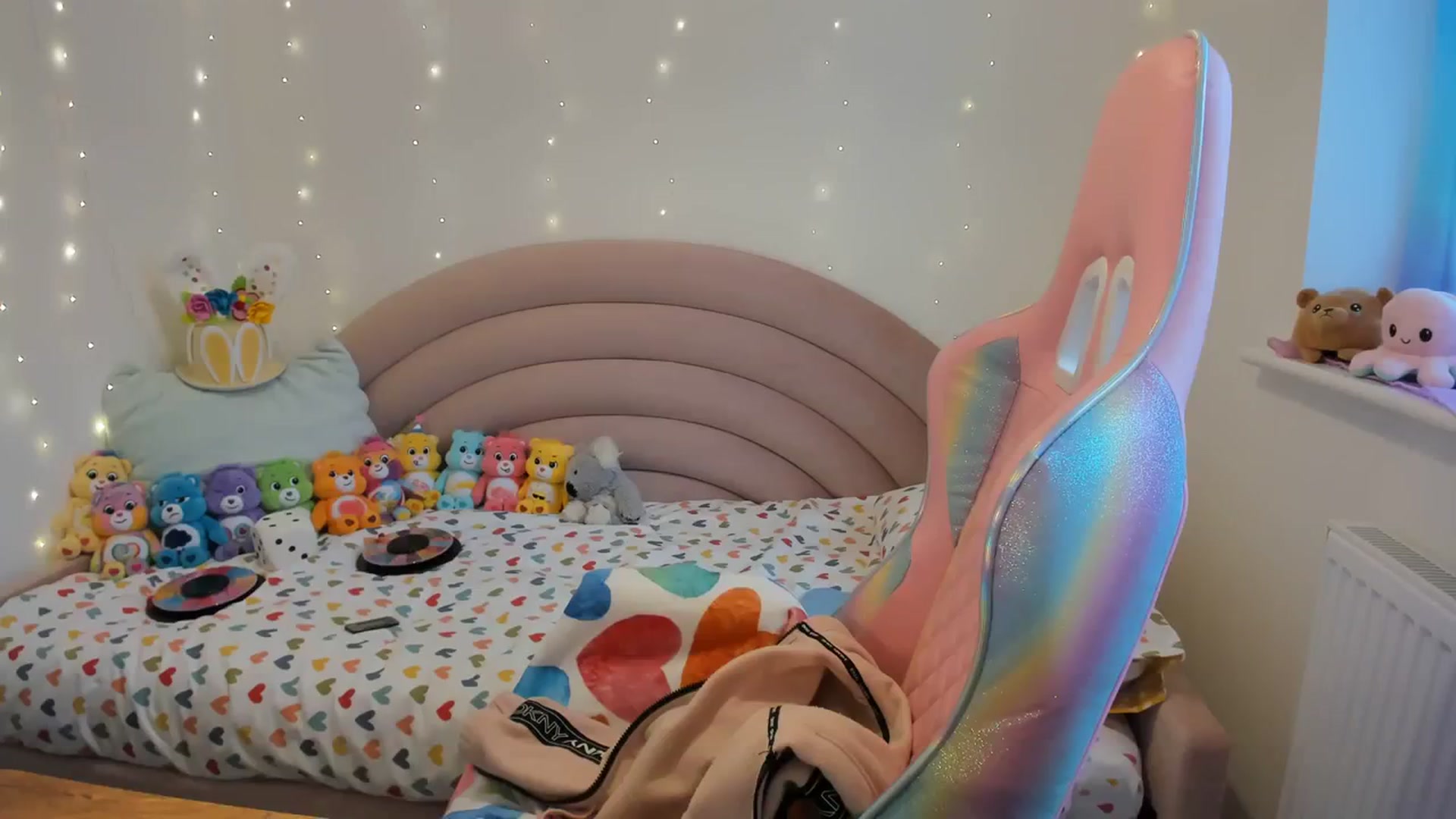 Gallery image thumbnail from JessieBear_'s myfreecams stream on, 03/11/2024, 15:22 image 12 of 20