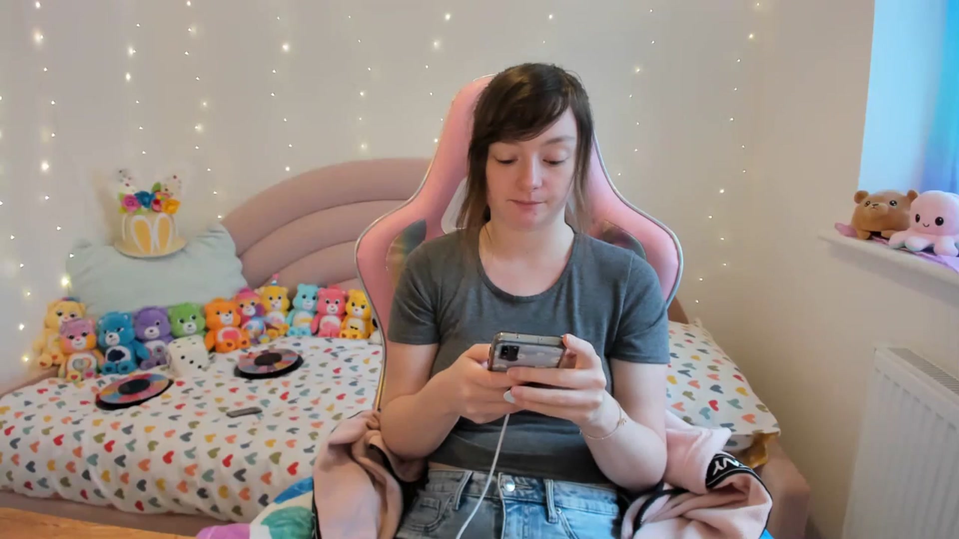 Gallery image thumbnail from JessieBear_'s myfreecams stream on, 03/11/2024, 15:22 image 20 of 20