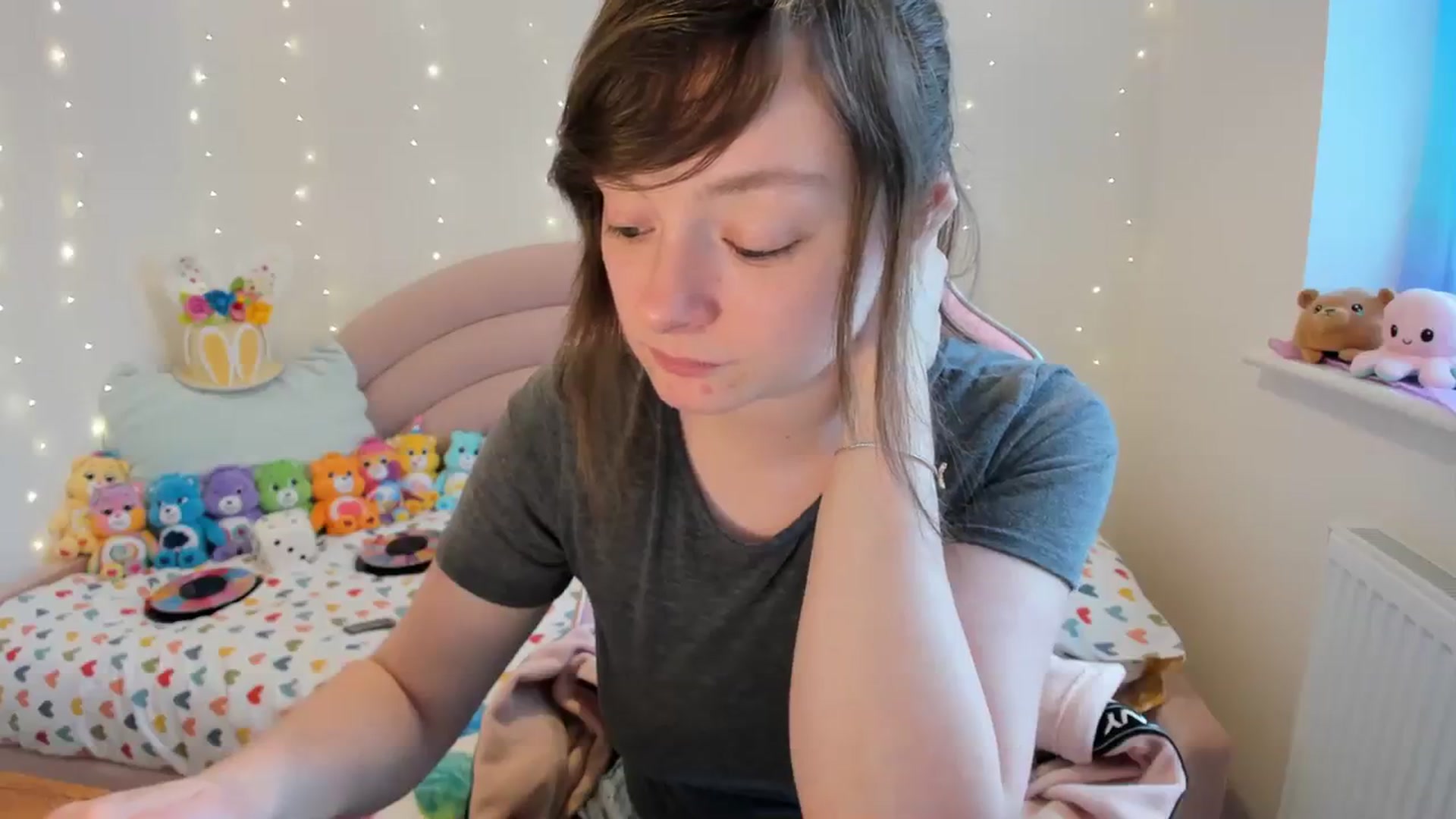 Gallery image thumbnail from JessieBear_'s myfreecams stream on, 03/11/2024, 16:09 image 15 of 20