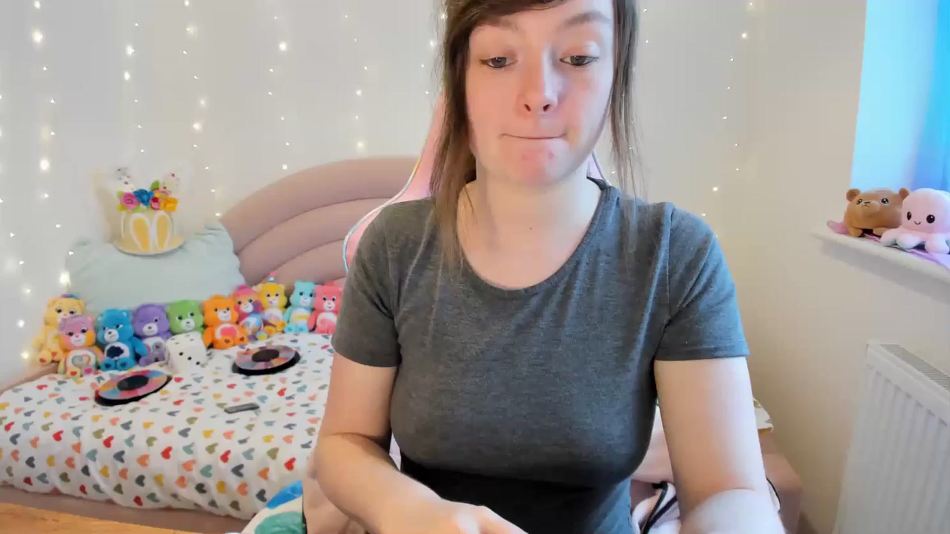 Gallery image thumbnail from JessieBear_'s myfreecams stream on, 03/11/2024, 16:09 image 4 of 20
