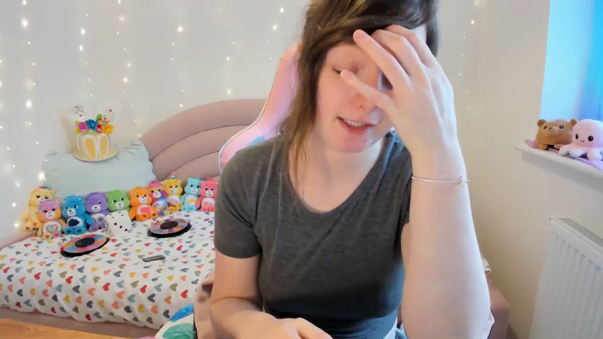 Gallery image thumbnail from JessieBear_'s myfreecams stream on, 03/11/2024, 16:09 image 2 of 20