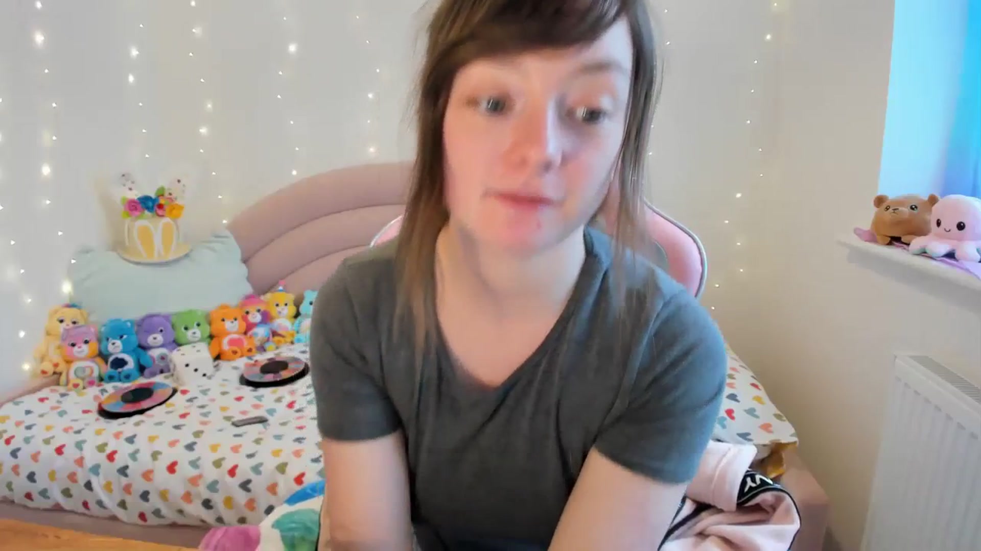 Gallery image thumbnail from JessieBear_'s myfreecams stream on, 03/11/2024, 16:09 image 12 of 20
