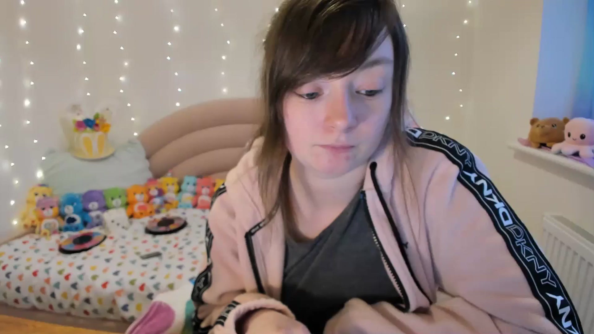 Gallery image thumbnail from JessieBear_'s myfreecams stream on, 03/11/2024, 17:36 image 20 of 20