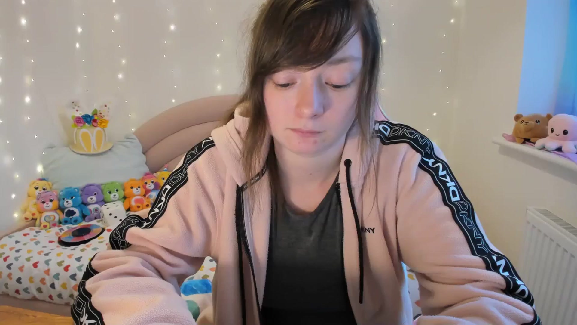 Gallery image thumbnail from JessieBear_'s myfreecams stream on, 03/11/2024, 17:36 image 1 of 20
