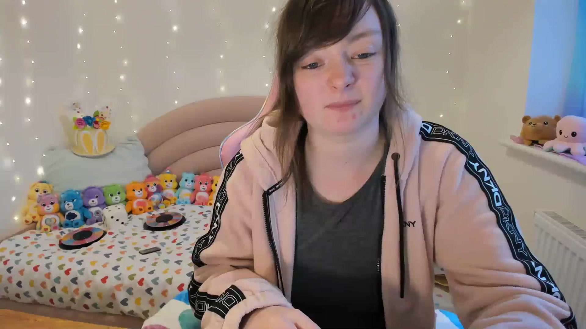 Gallery image thumbnail from JessieBear_'s myfreecams stream on, 03/11/2024, 17:36 image 9 of 20
