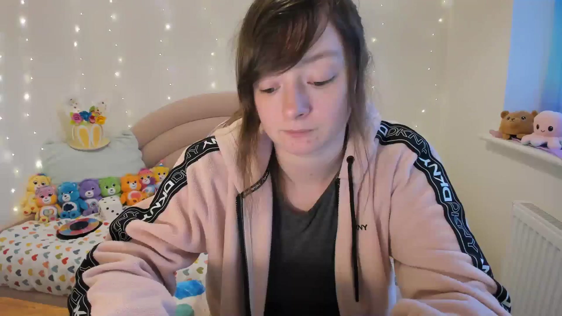 Gallery image thumbnail from JessieBear_'s myfreecams stream on, 03/11/2024, 17:36 image 15 of 20