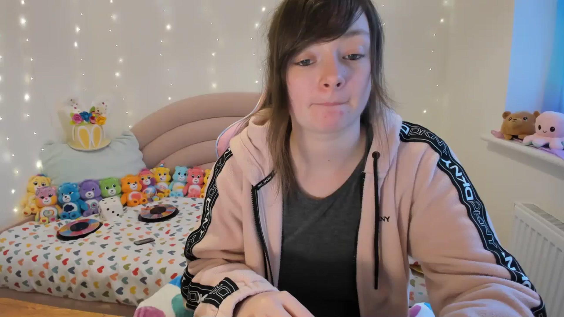 Gallery image thumbnail from JessieBear_'s myfreecams stream on, 03/11/2024, 17:36 image 4 of 20