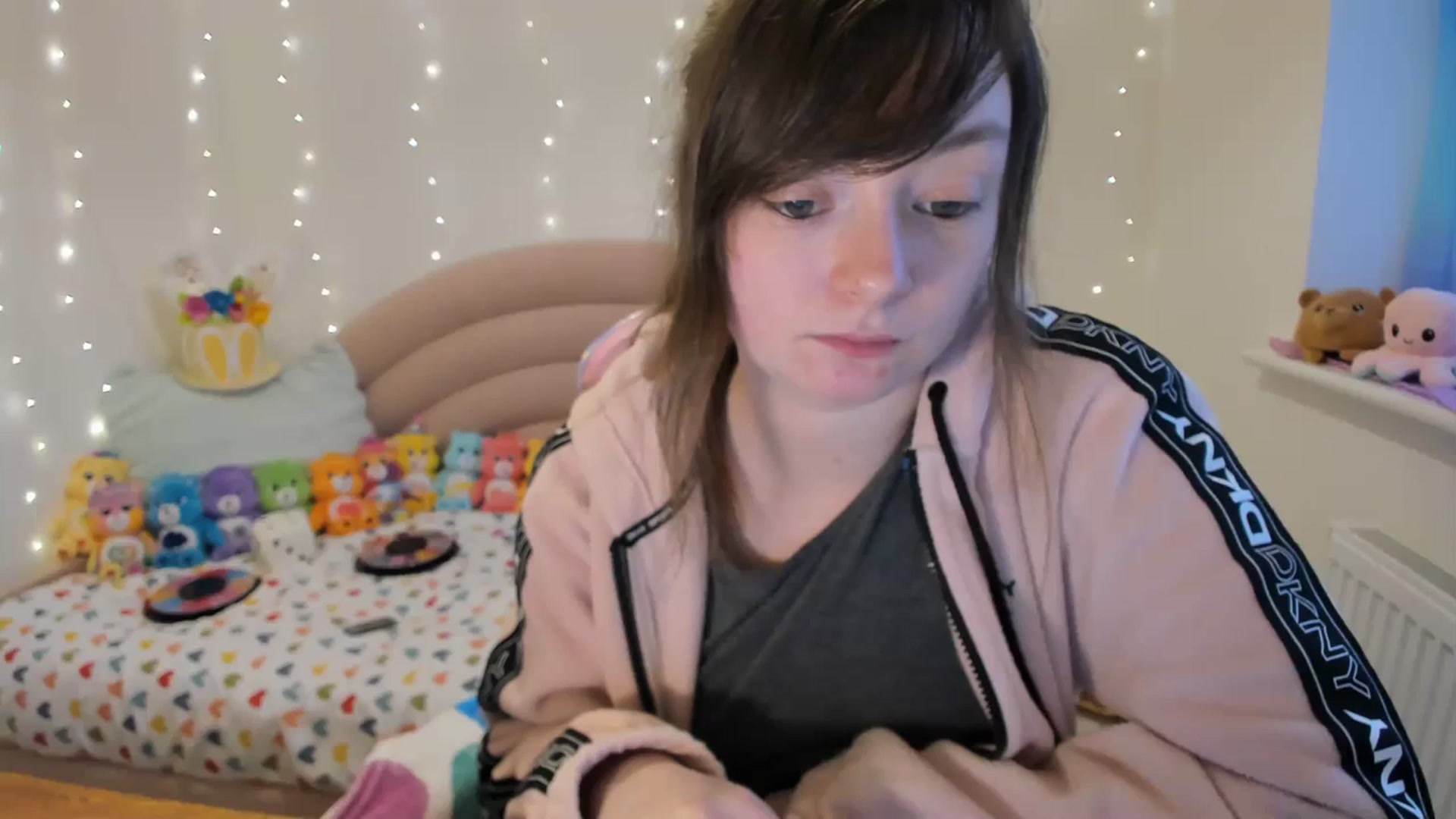 Gallery image thumbnail from JessieBear_'s myfreecams stream on, 03/11/2024, 17:36 image 19 of 20