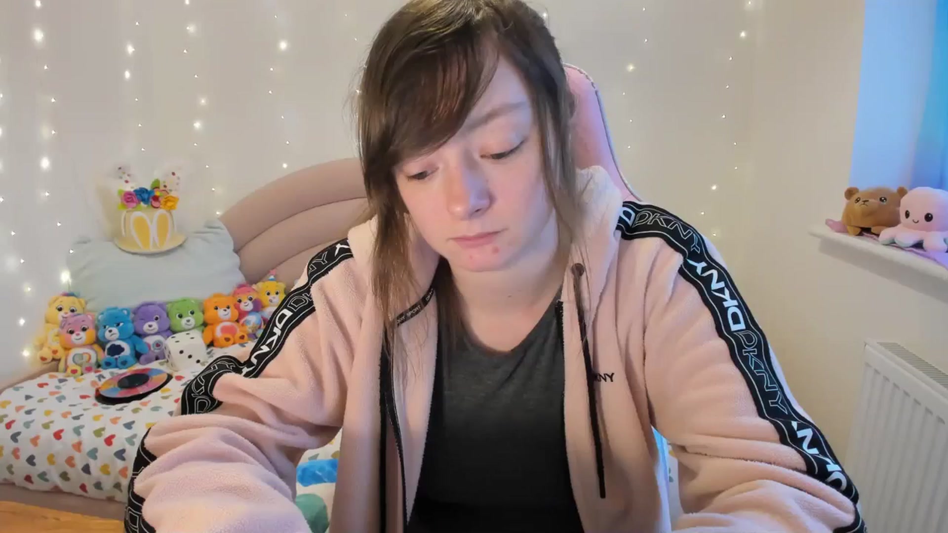 Gallery image thumbnail from JessieBear_'s myfreecams stream on, 03/11/2024, 17:36 image 6 of 20