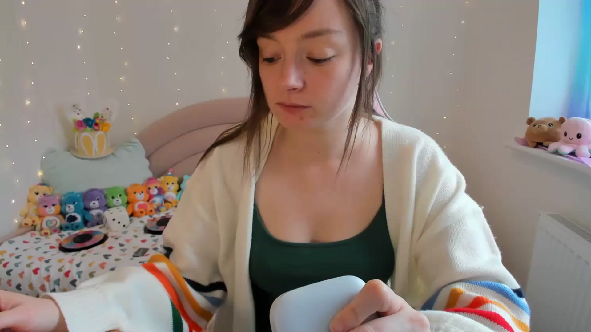 Gallery image thumbnail from JessieBear_'s myfreecams stream on, 03/12/2024, 14:42 image 8 of 20