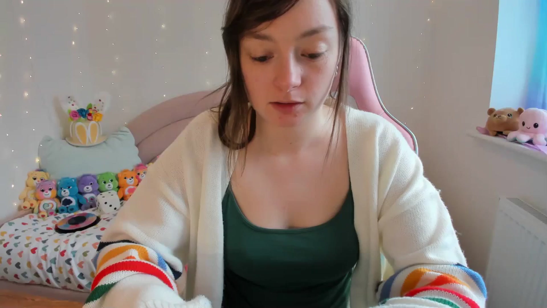 Gallery image thumbnail from JessieBear_'s myfreecams stream on, 03/12/2024, 14:42 image 16 of 20