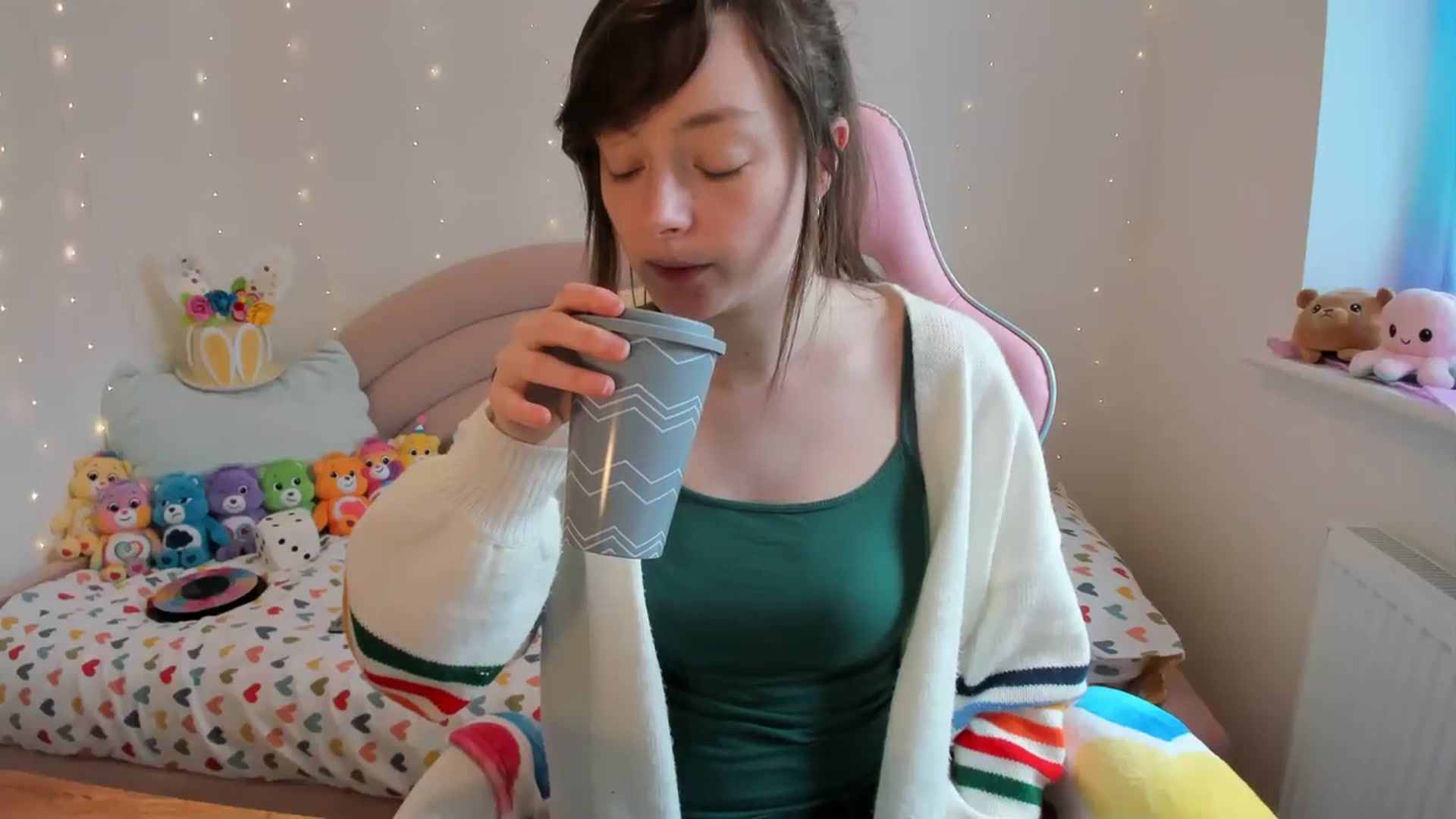 Gallery image thumbnail from JessieBear_'s myfreecams stream on, 03/12/2024, 14:42 image 4 of 20