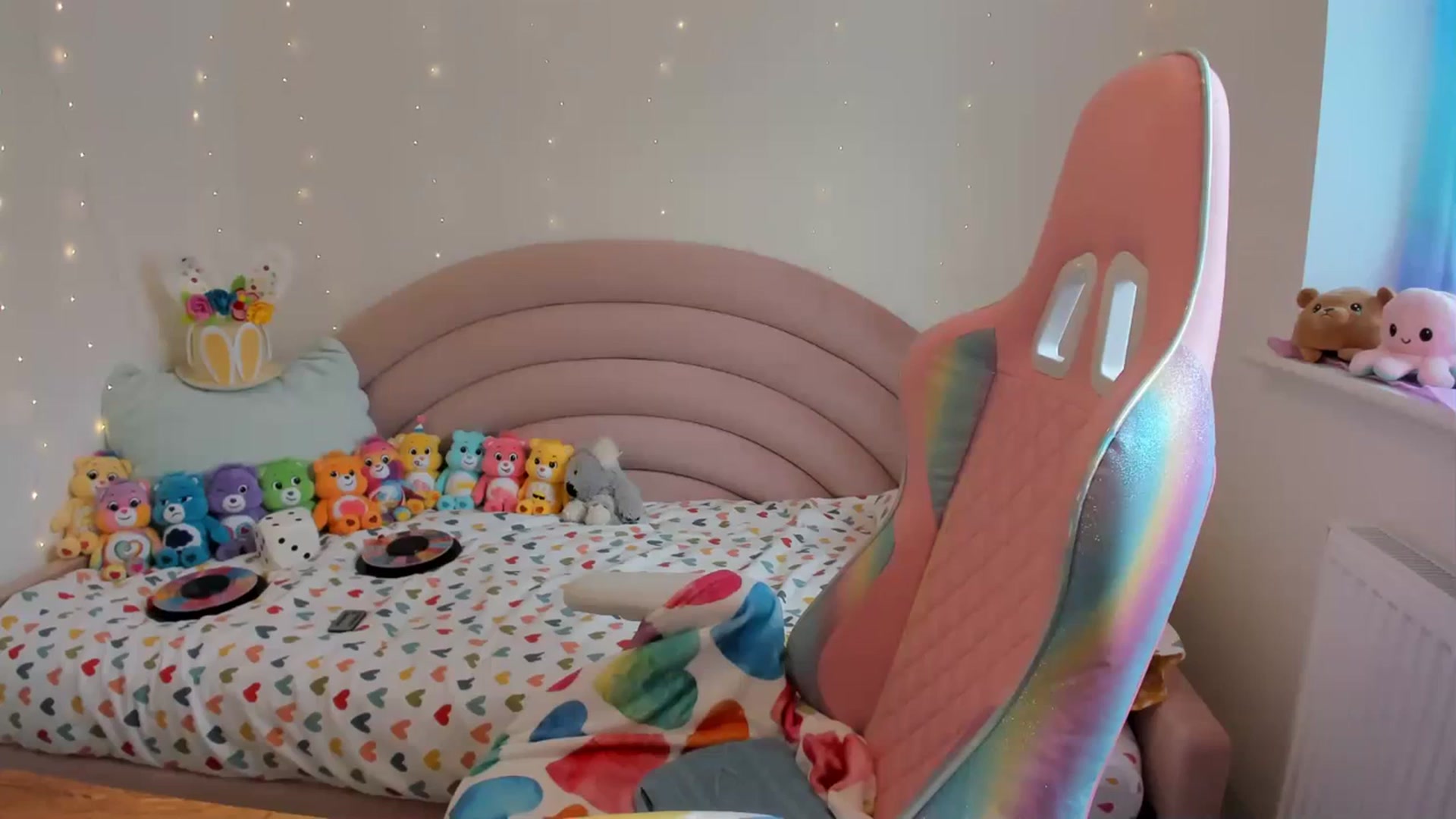 Gallery image thumbnail from JessieBear_'s myfreecams stream on, 03/12/2024, 14:42 image 13 of 20