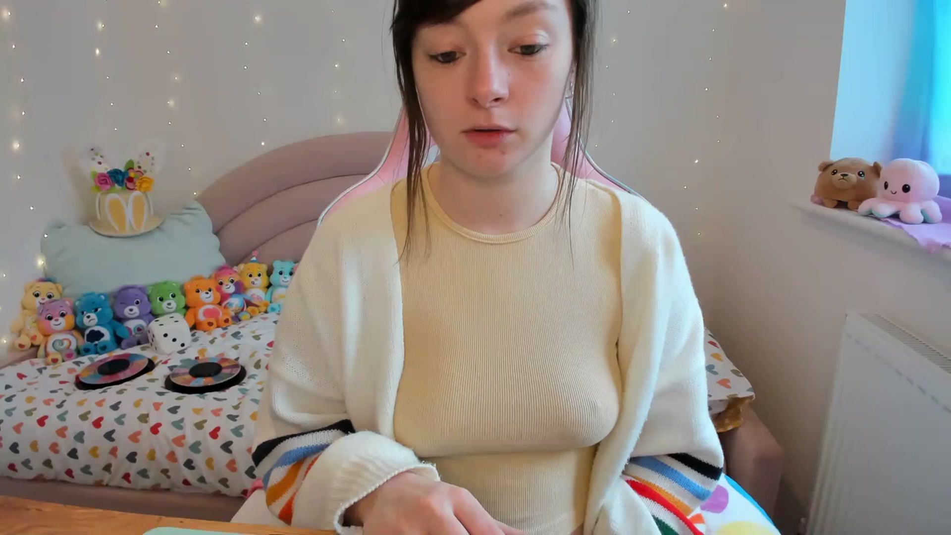 Gallery image thumbnail from JessieBear_'s myfreecams stream on, 03/14/2024, 15:50 image 4 of 20