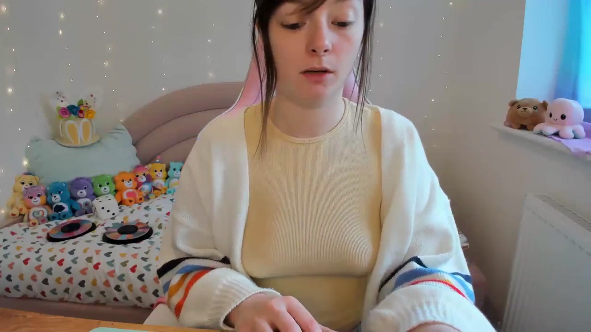 Gallery image thumbnail from JessieBear_'s myfreecams stream on, 03/14/2024, 15:50 image 6 of 20