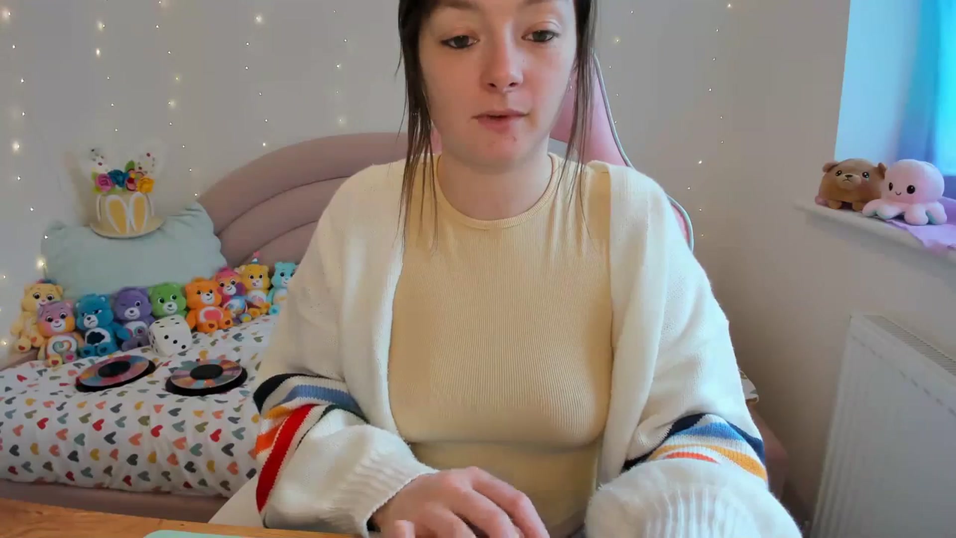 Gallery image thumbnail from JessieBear_'s myfreecams stream on, 03/14/2024, 15:50 image 9 of 20