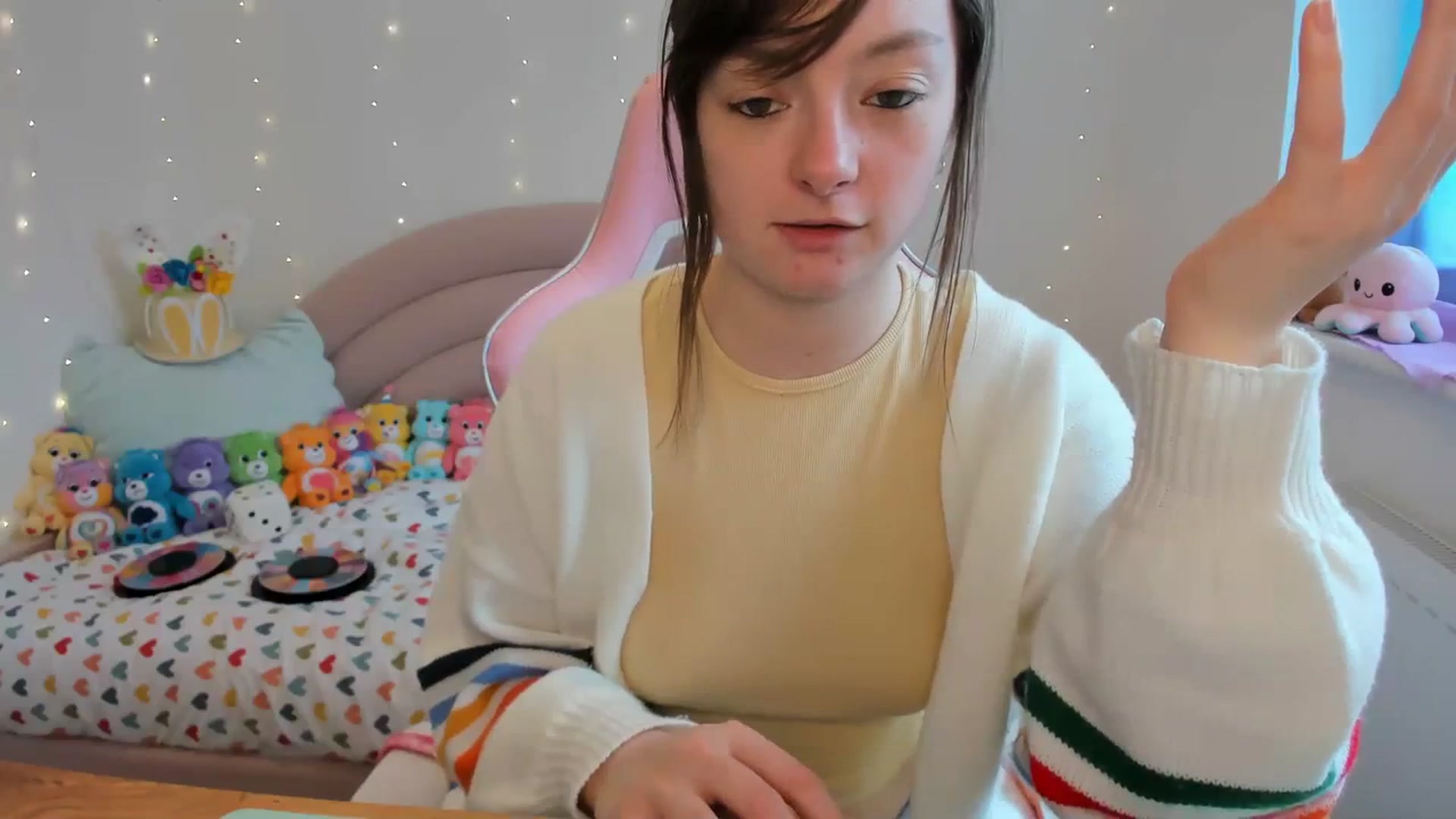 Gallery image thumbnail from JessieBear_'s myfreecams stream on, 03/14/2024, 15:50 image 5 of 20