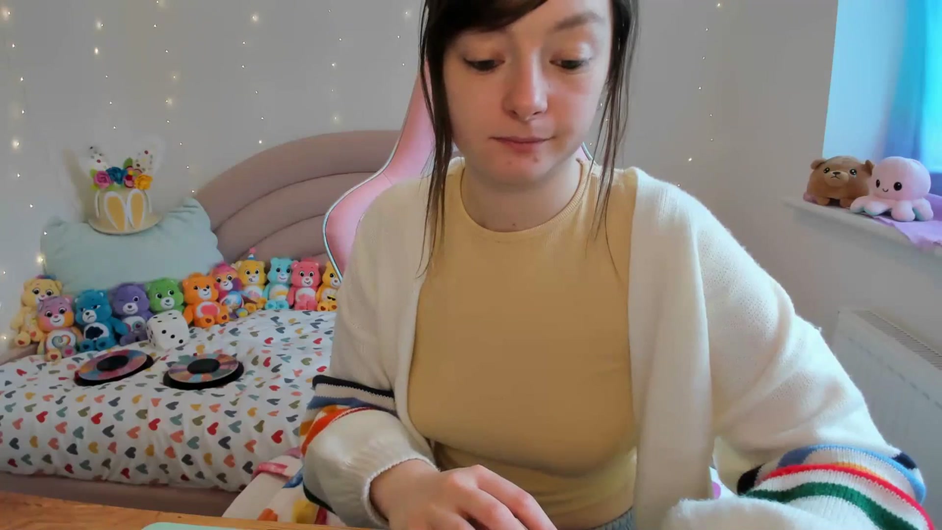 Gallery image thumbnail from JessieBear_'s myfreecams stream on, 03/14/2024, 15:50 image 2 of 20
