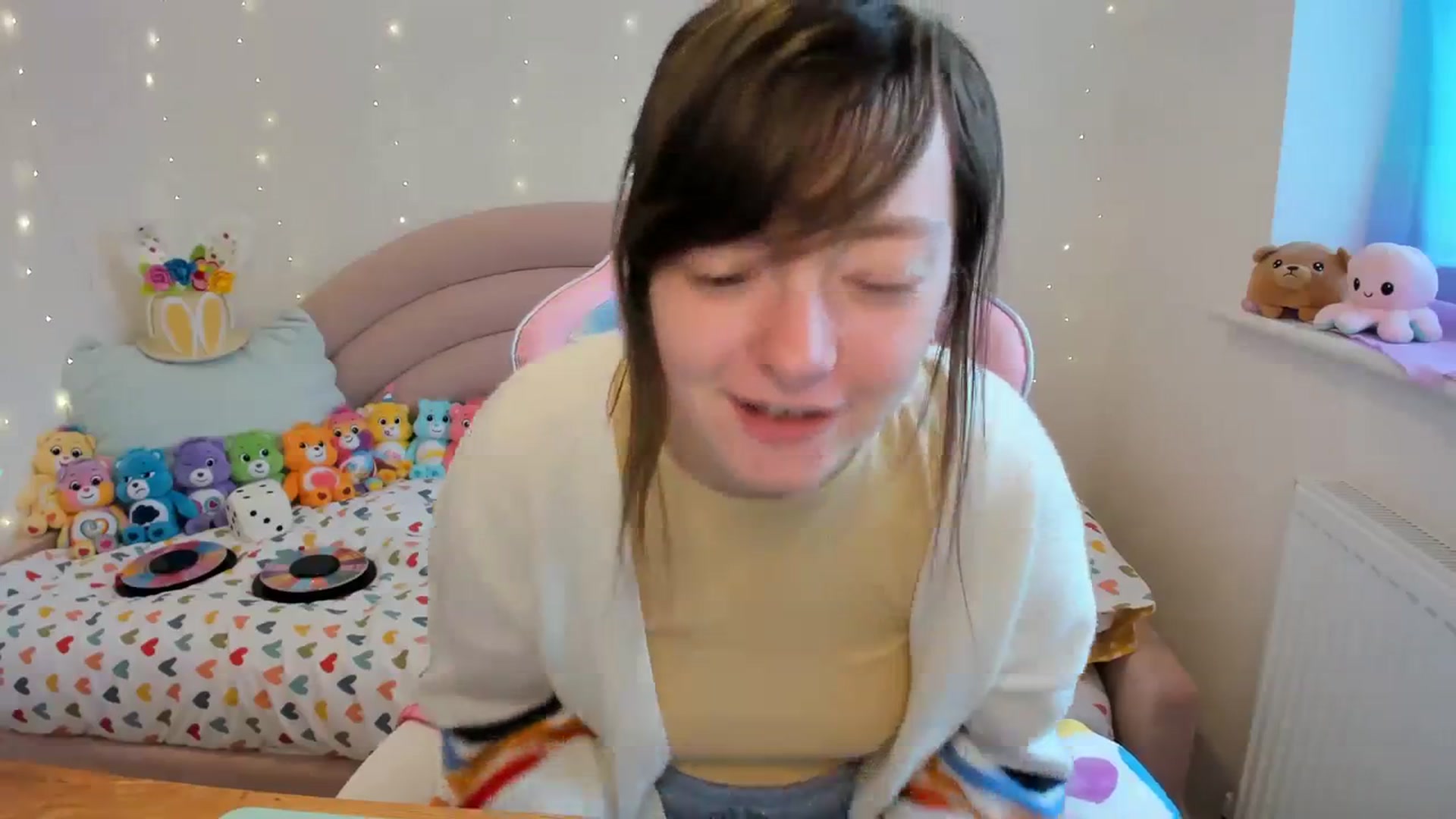 Gallery image thumbnail from JessieBear_'s myfreecams stream on, 03/14/2024, 15:50 image 12 of 20